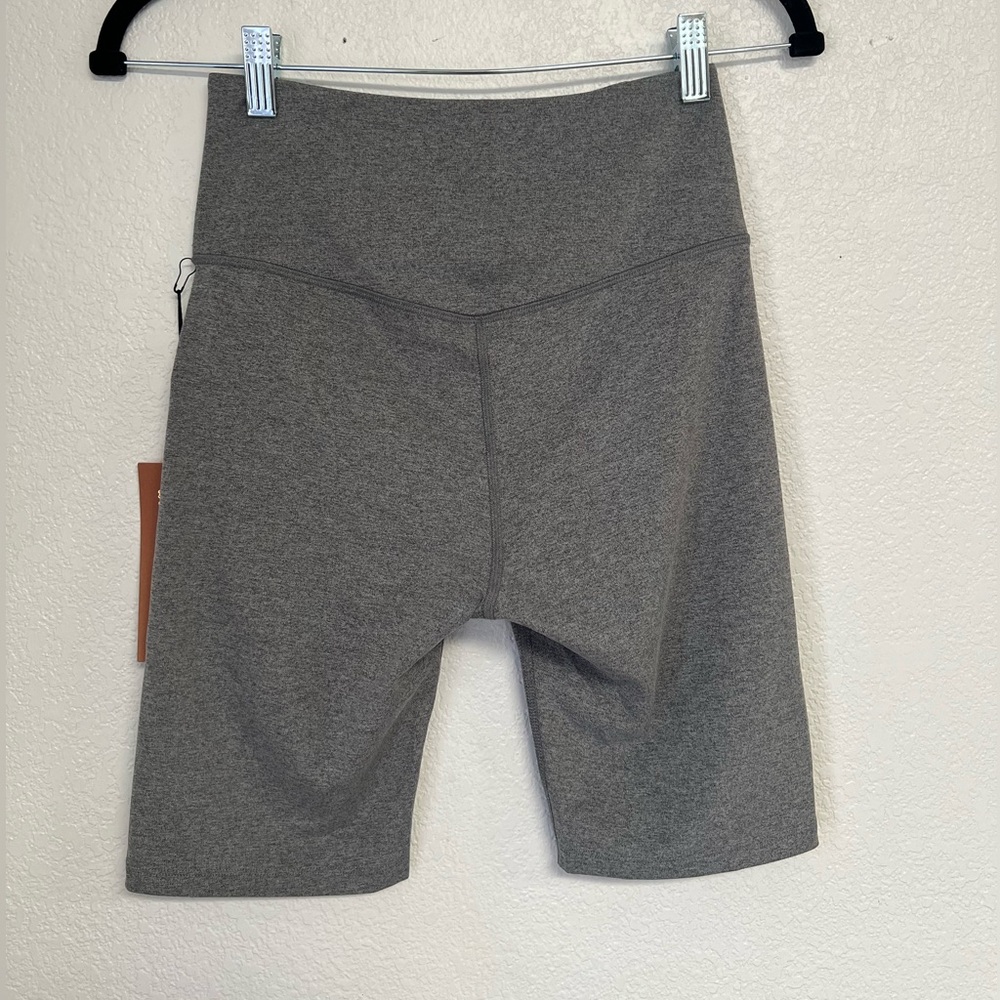 Girlfriend Collective Float Seamless Bike Shorts Gray High Rise Medium NWT - Picture 3 of 4